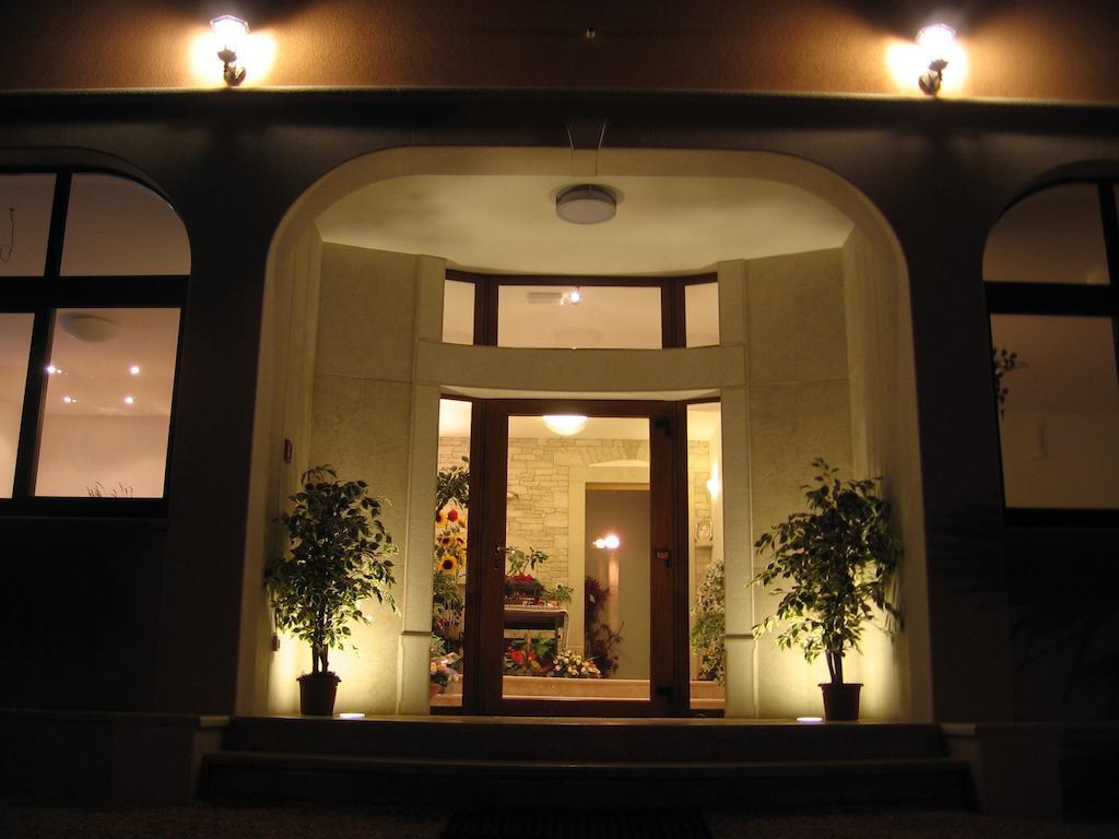 Guest House Caterina Porec Ngoại thất bức ảnh