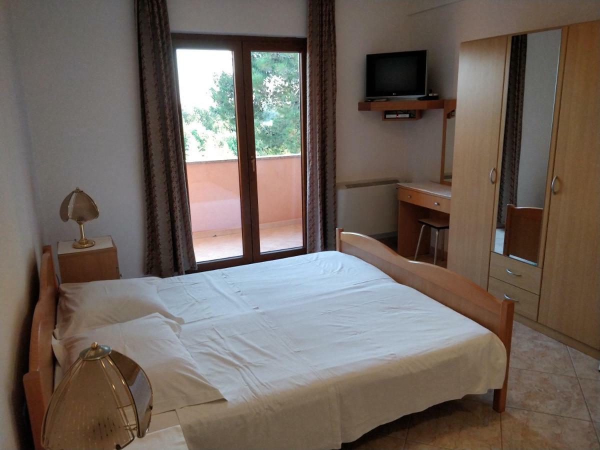 Guest House Caterina Porec Ngoại thất bức ảnh